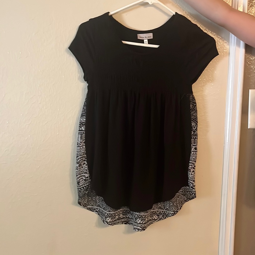X-small- Black and white blouse